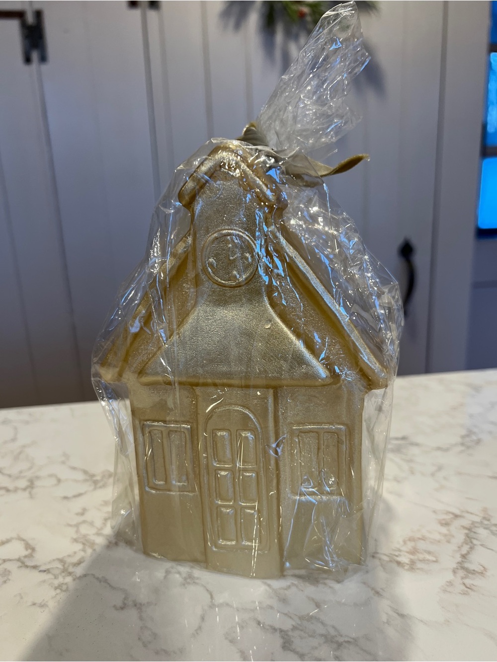 Gold Classic Church Candle - Shiny Wax Accent